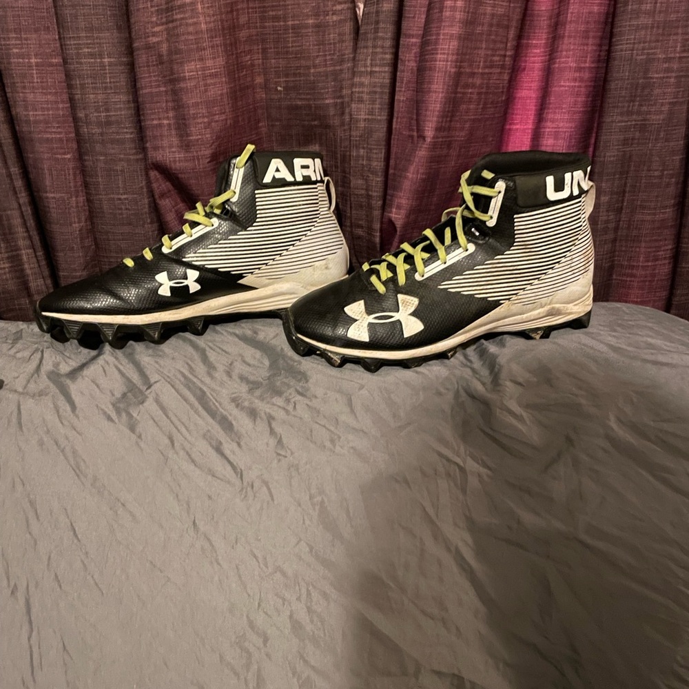 Under Armour football cleats size 10 black and white